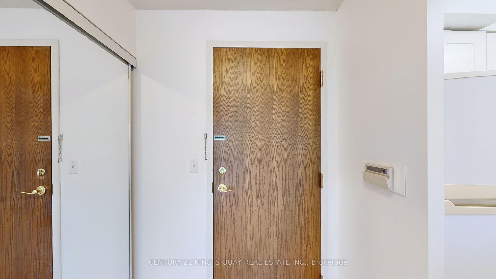 2 Bedrooms Condo at 18 Pemberton, Toronto For sale