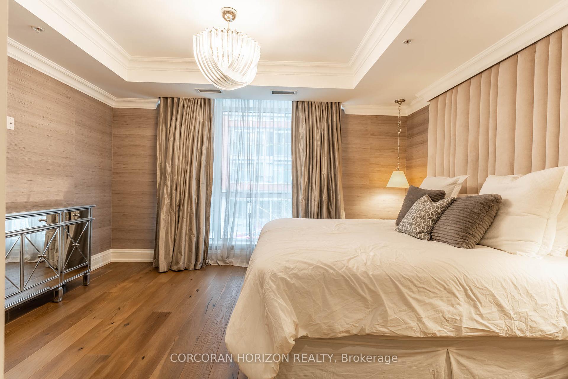 4 Bedrooms Condo at 30 Nelson, Toronto For sale