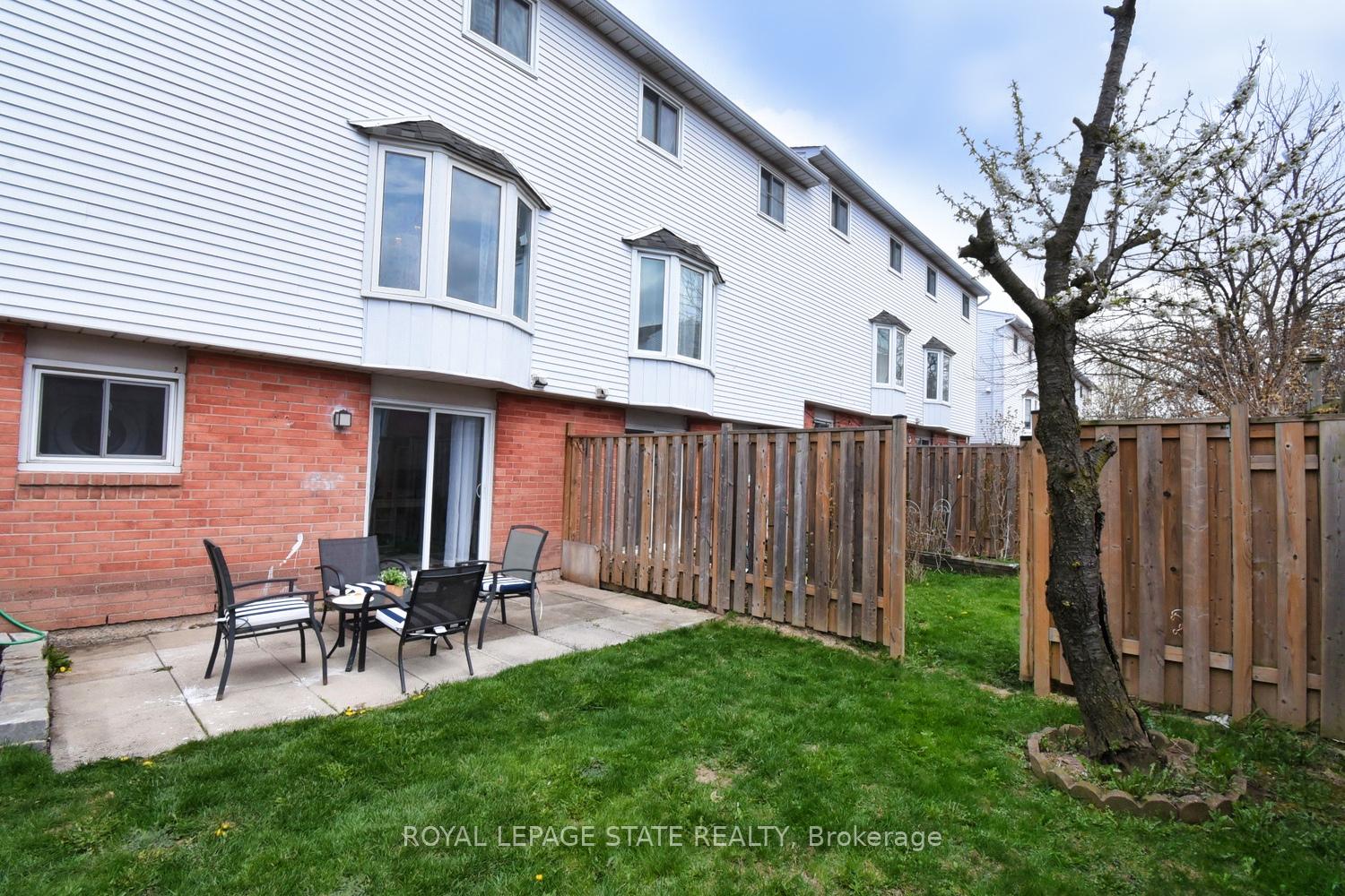3 Bedrooms Condo at 1255 Upper Gage,  Hamilton For sale