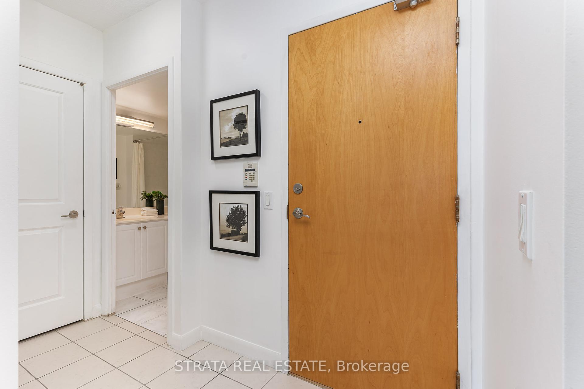 3 Bedrooms Condo at 4978 Yonge, Toronto For sale
