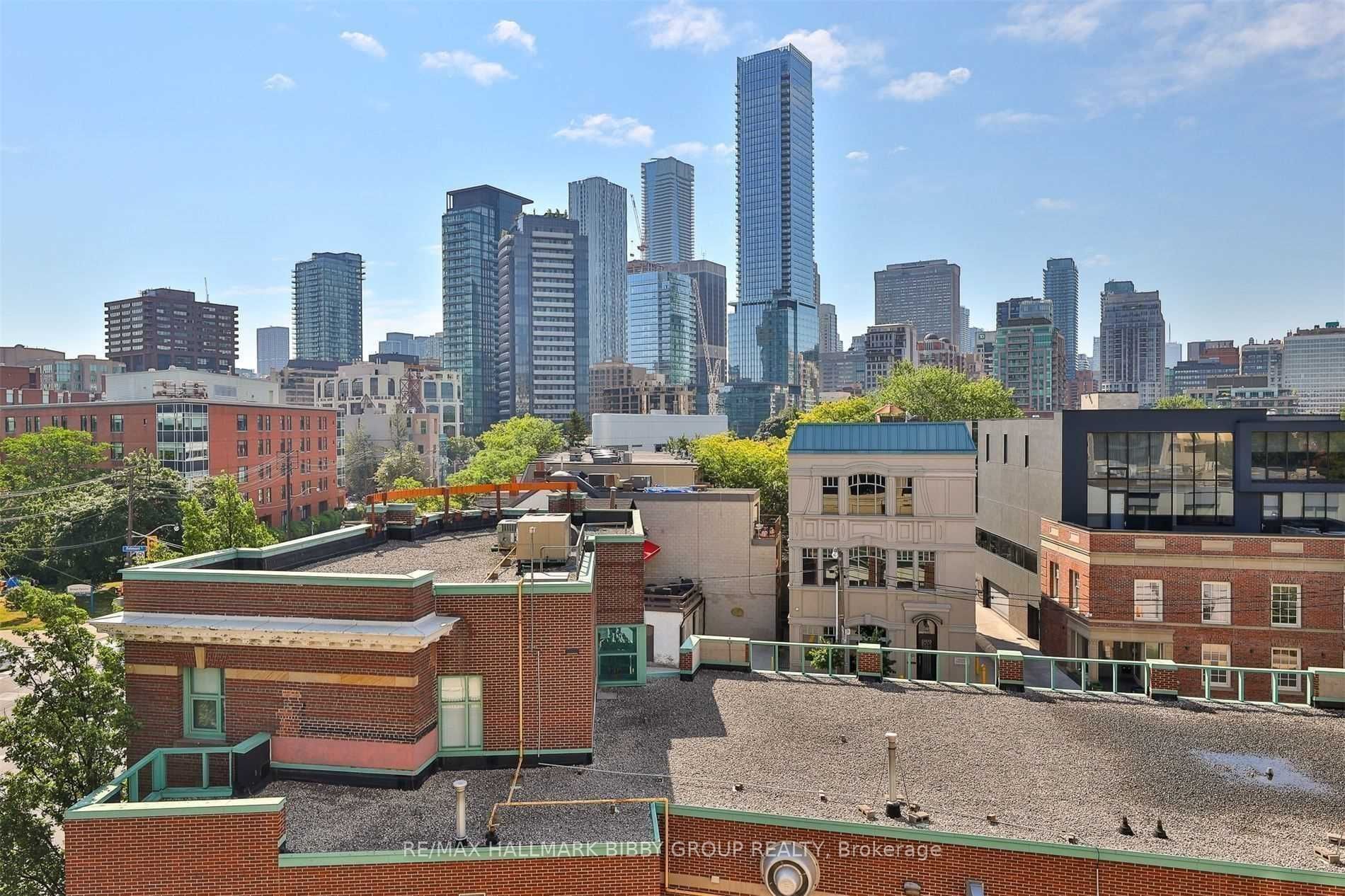 3 Bedrooms Condo at 181 Davenport,  Toronto For sale