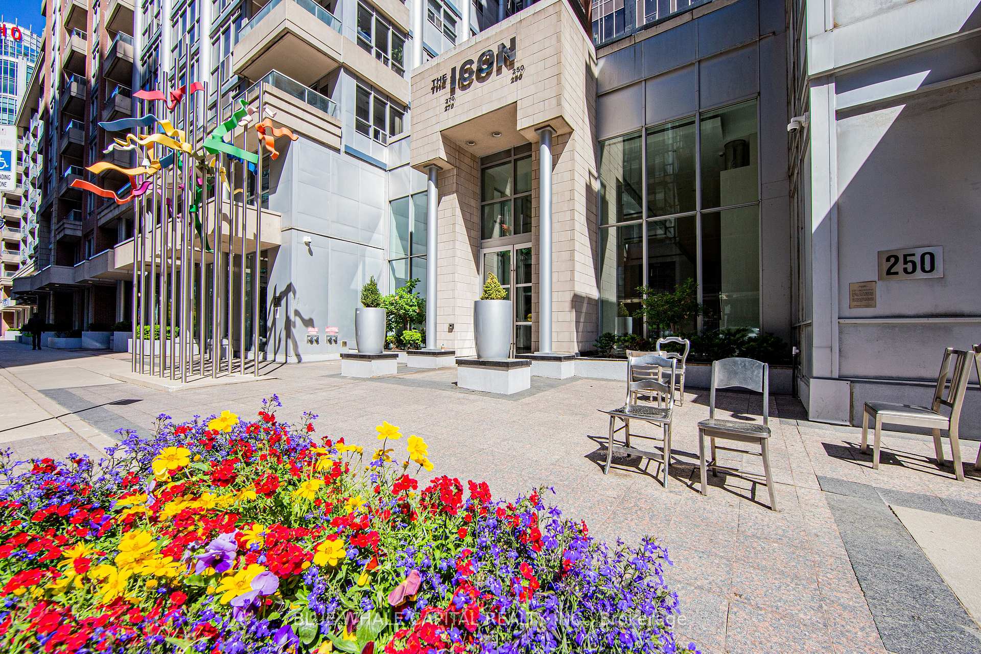 1 Bedroom Condo at 270 Wellington,  Toronto For sale