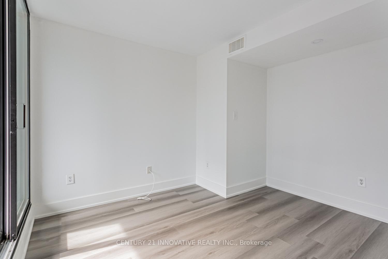 3 Bedrooms Condo at 188 Spadina, Toronto For sale