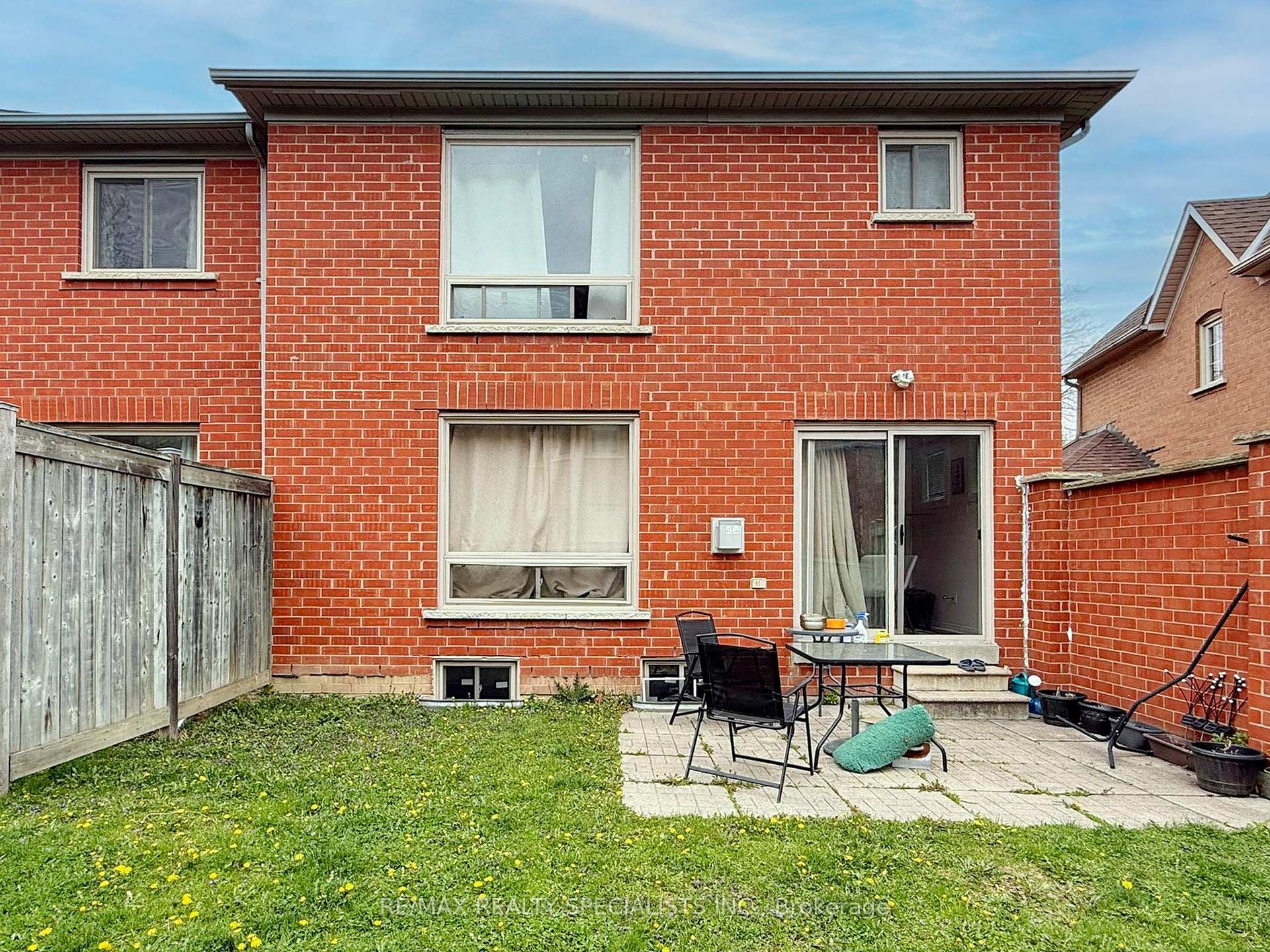 3 Bedrooms Condo at 5223 Fairford,  Mississauga For sale