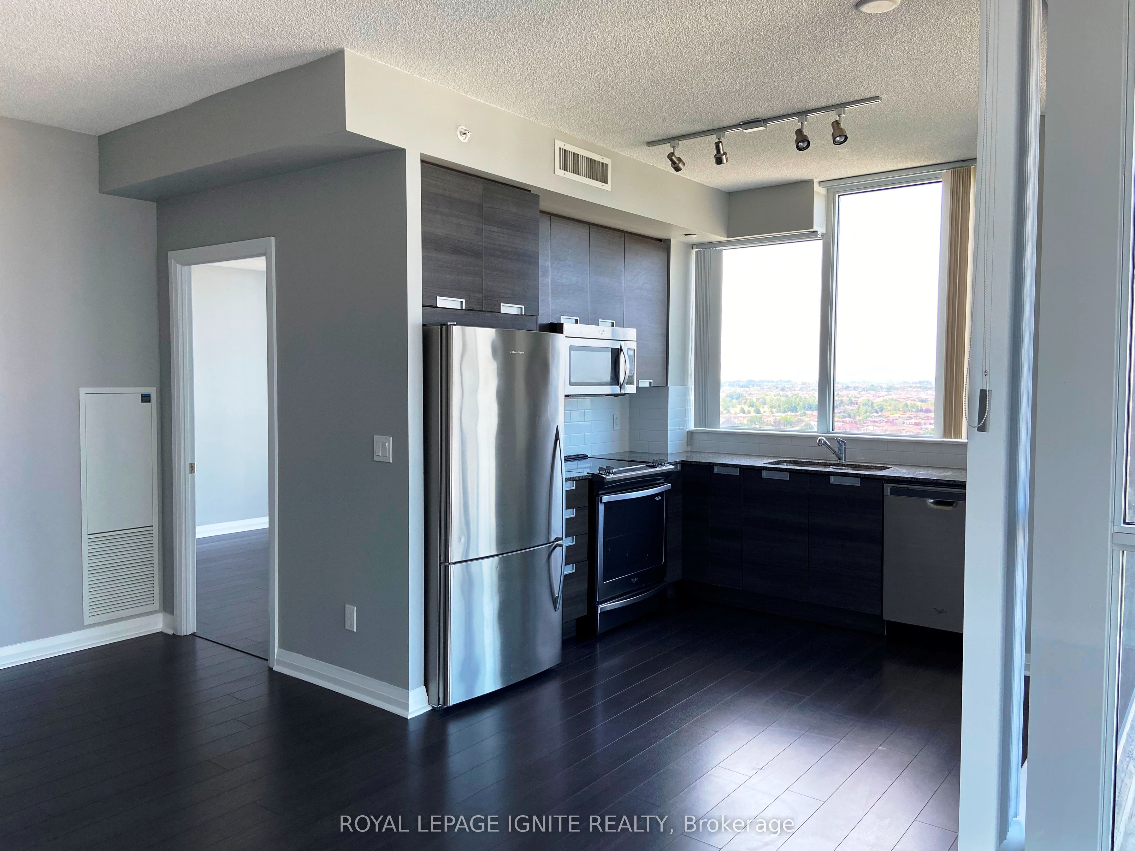 75 Eglinton Avenue W, #1107