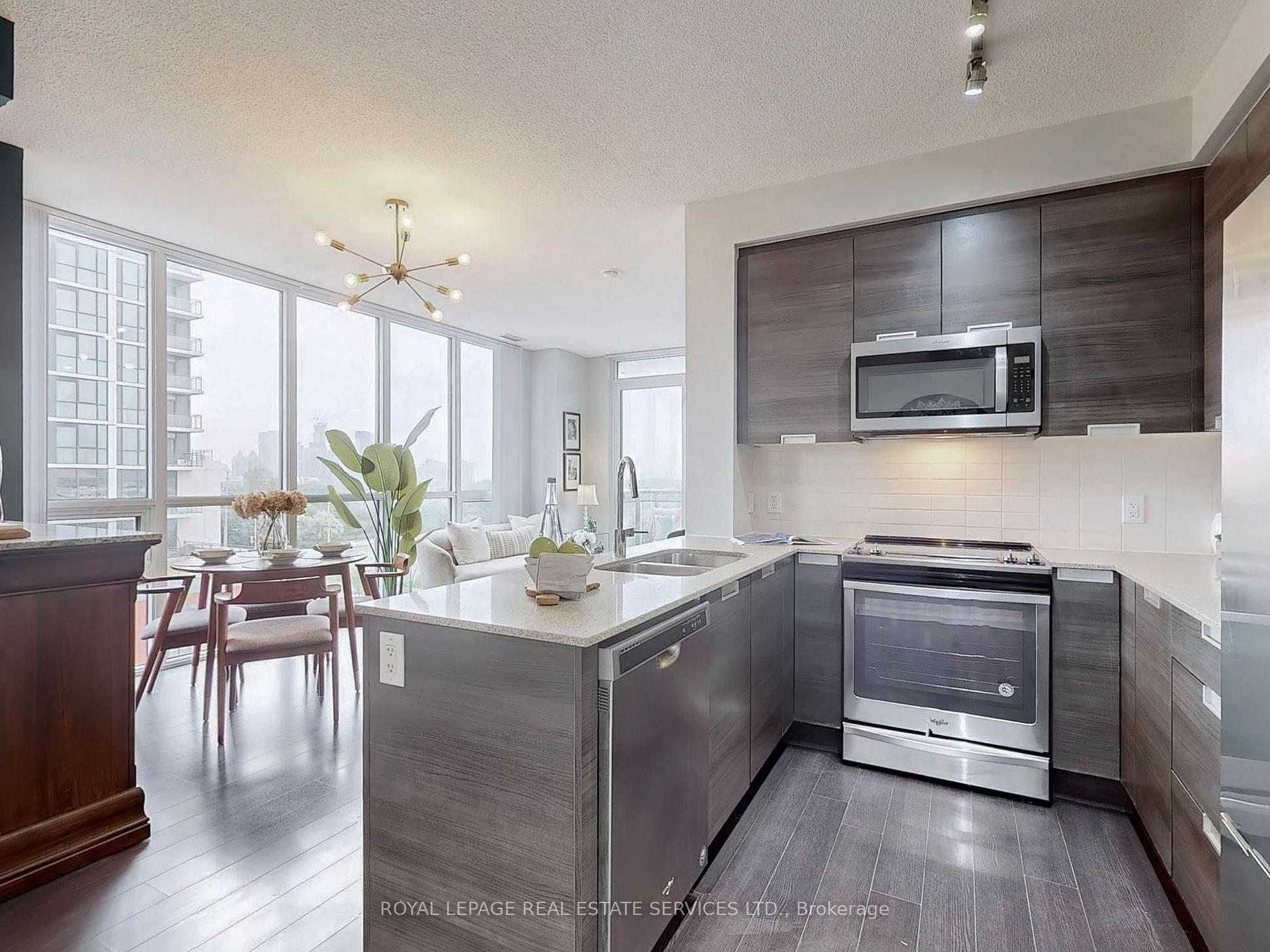 3 Bedrooms Condo at 5025 Four Springs, Mississauga For sale