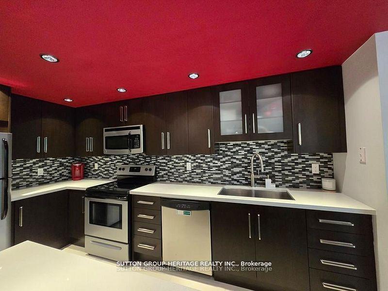 2 Bedrooms Condo at 75 Wynford Heights, Toronto For sale