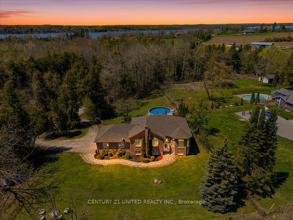 1595 Poplar Point