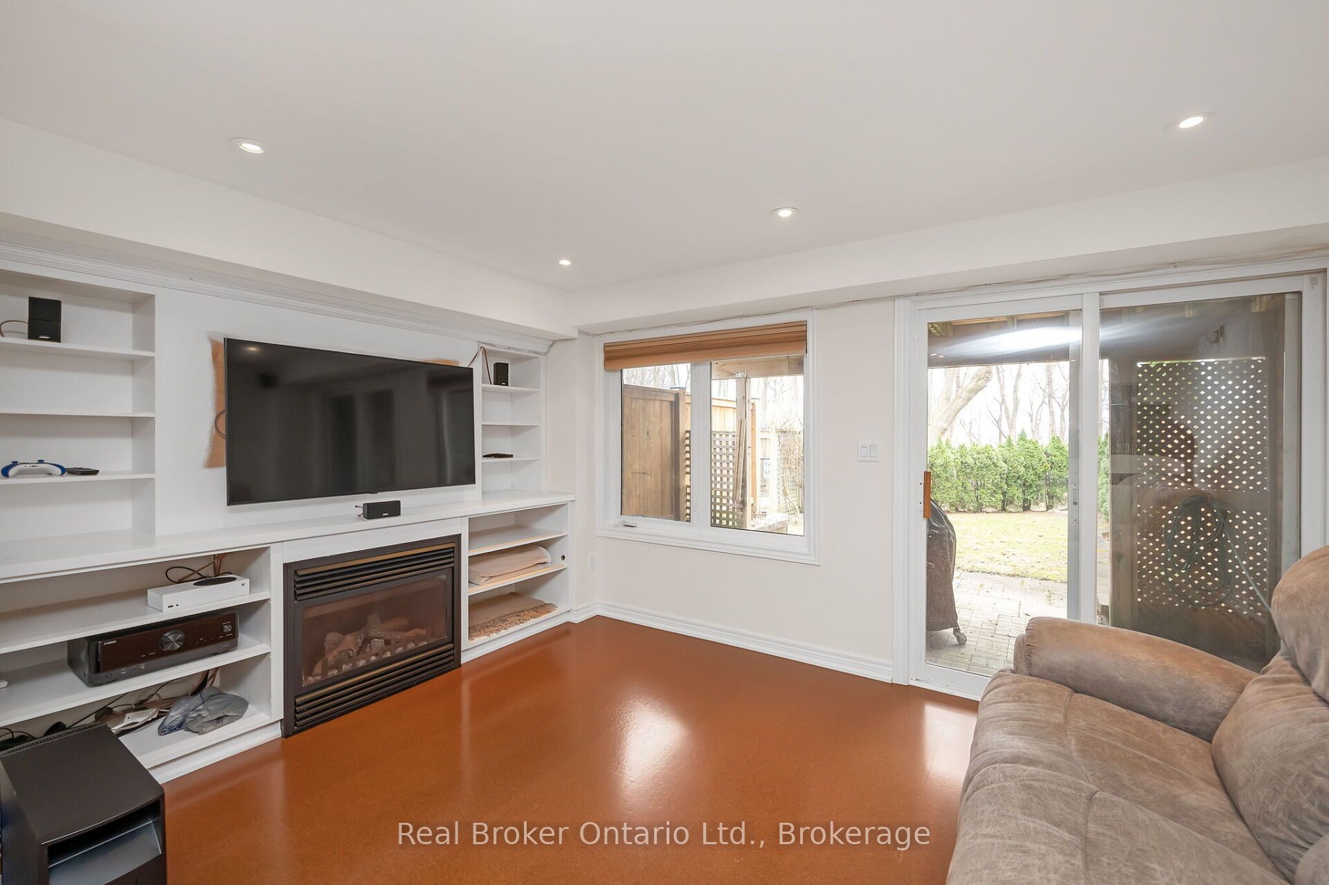710 Spring Gardens Road, #98