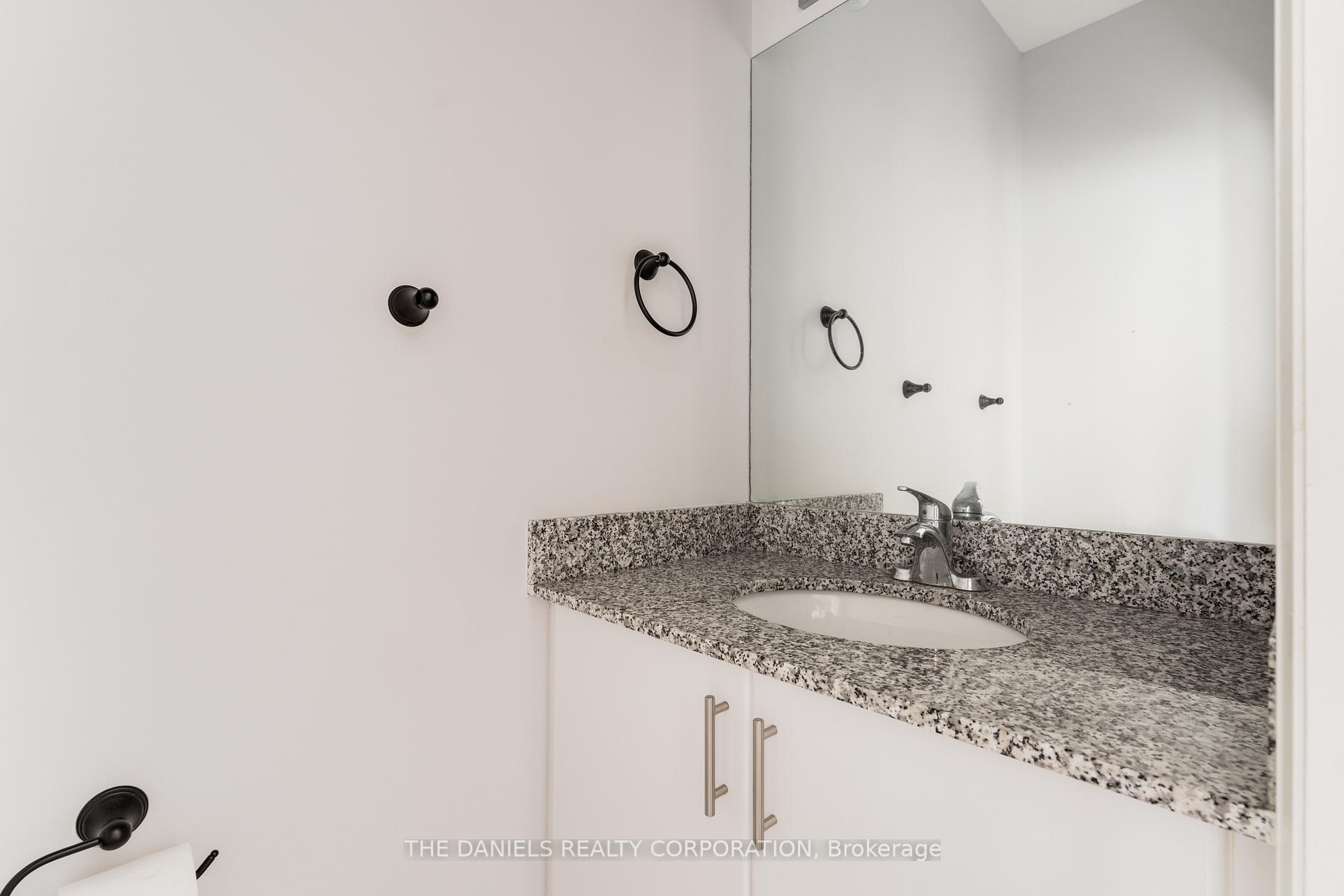 2 Bedrooms Condo at 2900 Highway 7, Vaughan For sale