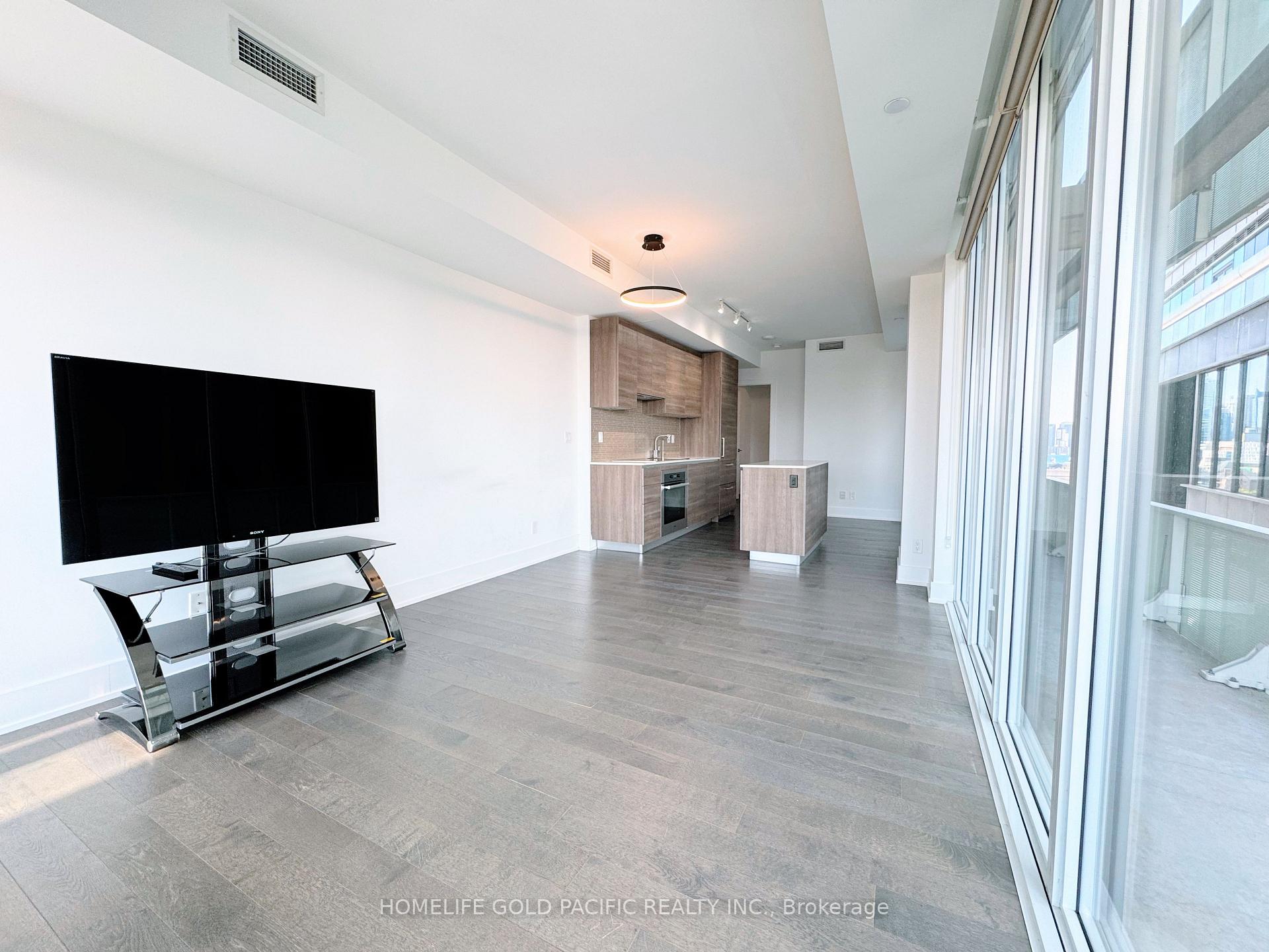 2 Bedrooms Condo at 200 Bloor, Toronto For sale