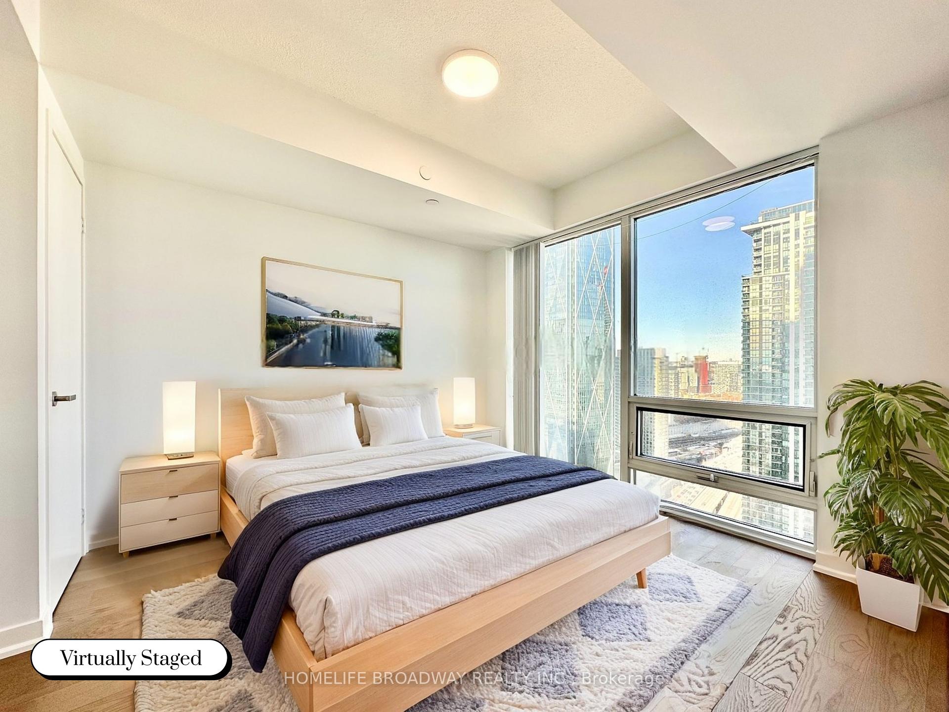 1 Bedroom Condo at 88 Harbour,  Toronto For sale