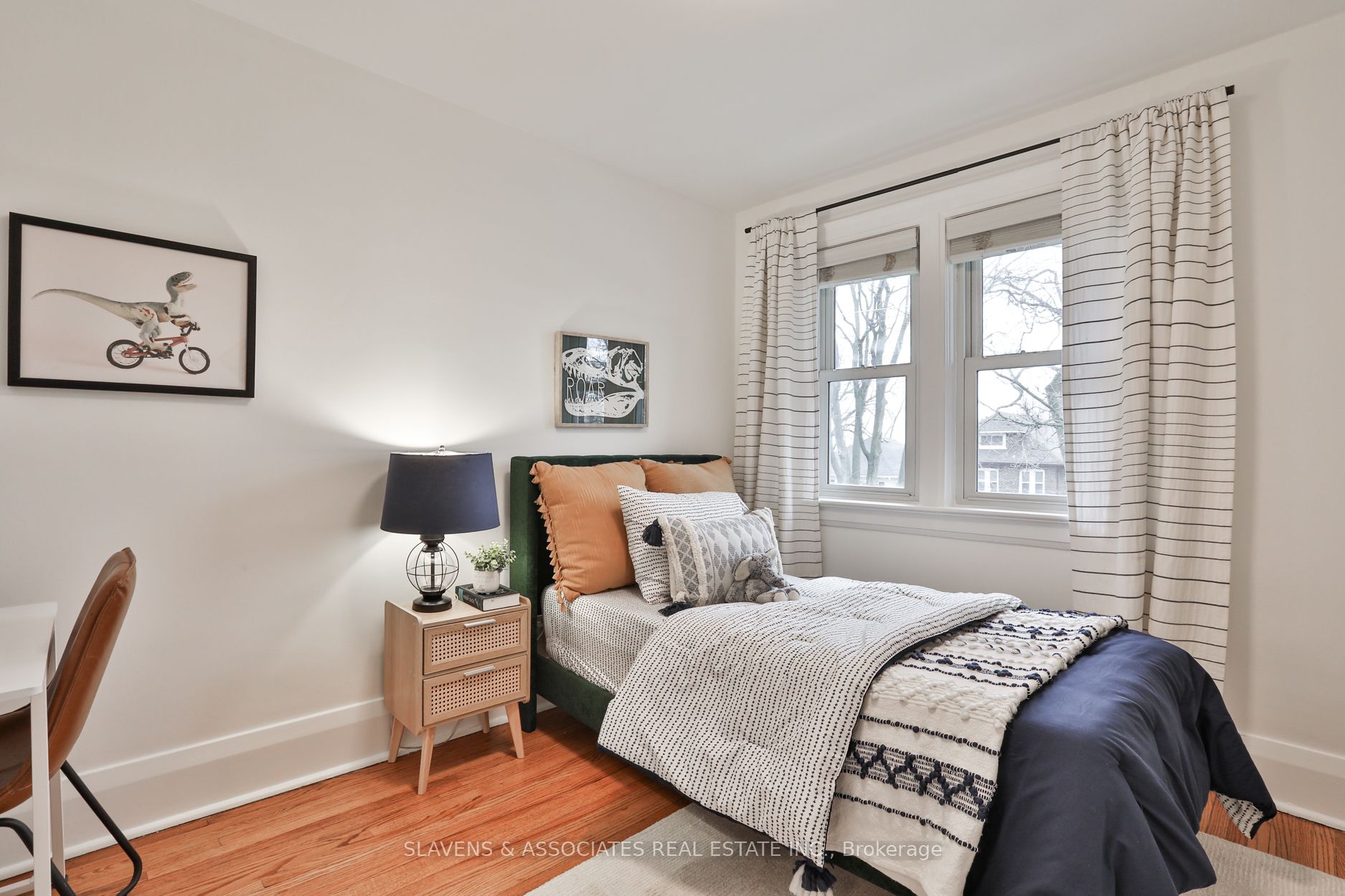 34 Burnaby Boulevard, Toronto, ON M4R 1B4