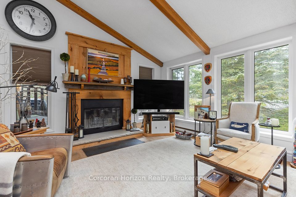 2517 HONEY HARBOUR Road