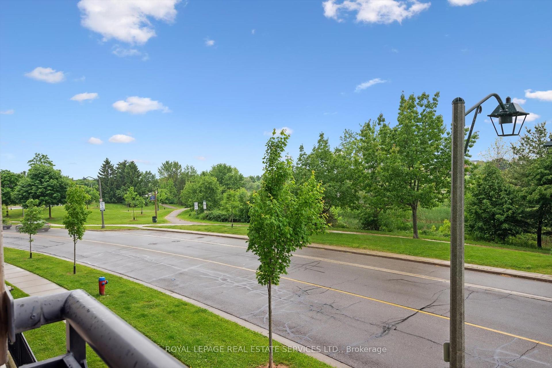 2 Bedrooms Condo at 2325 Central Park, Oakville For sale