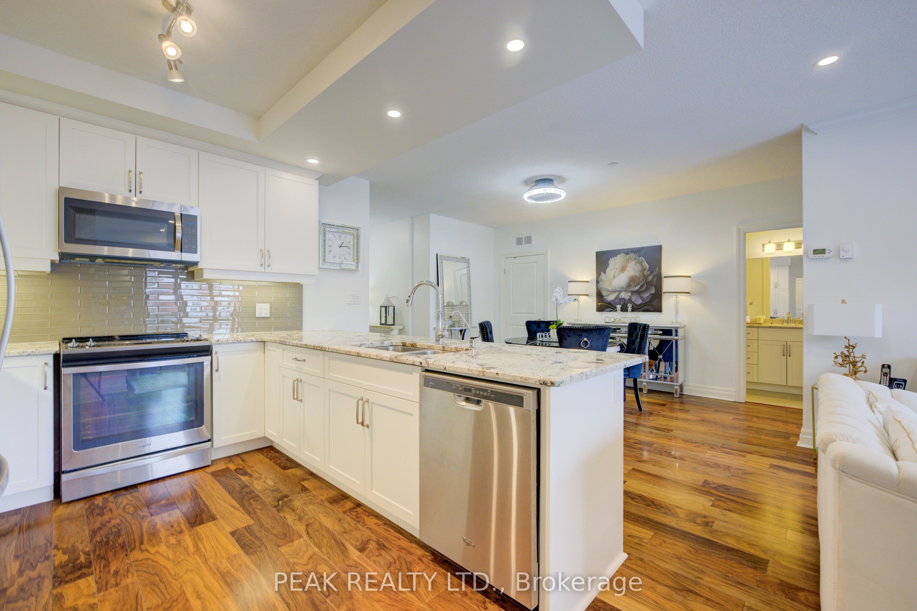 255 John Street N, #213
