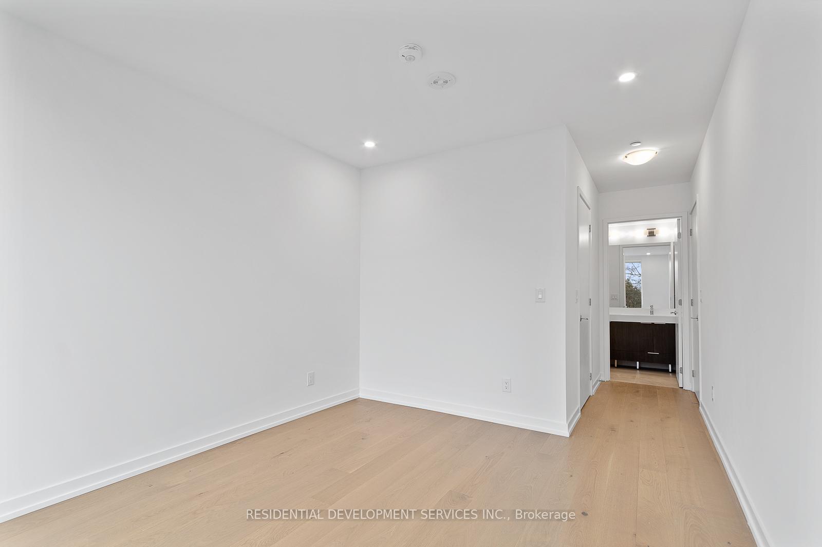 3 Bedrooms Condo at 15 Maryport Ave,  Toronto For sale