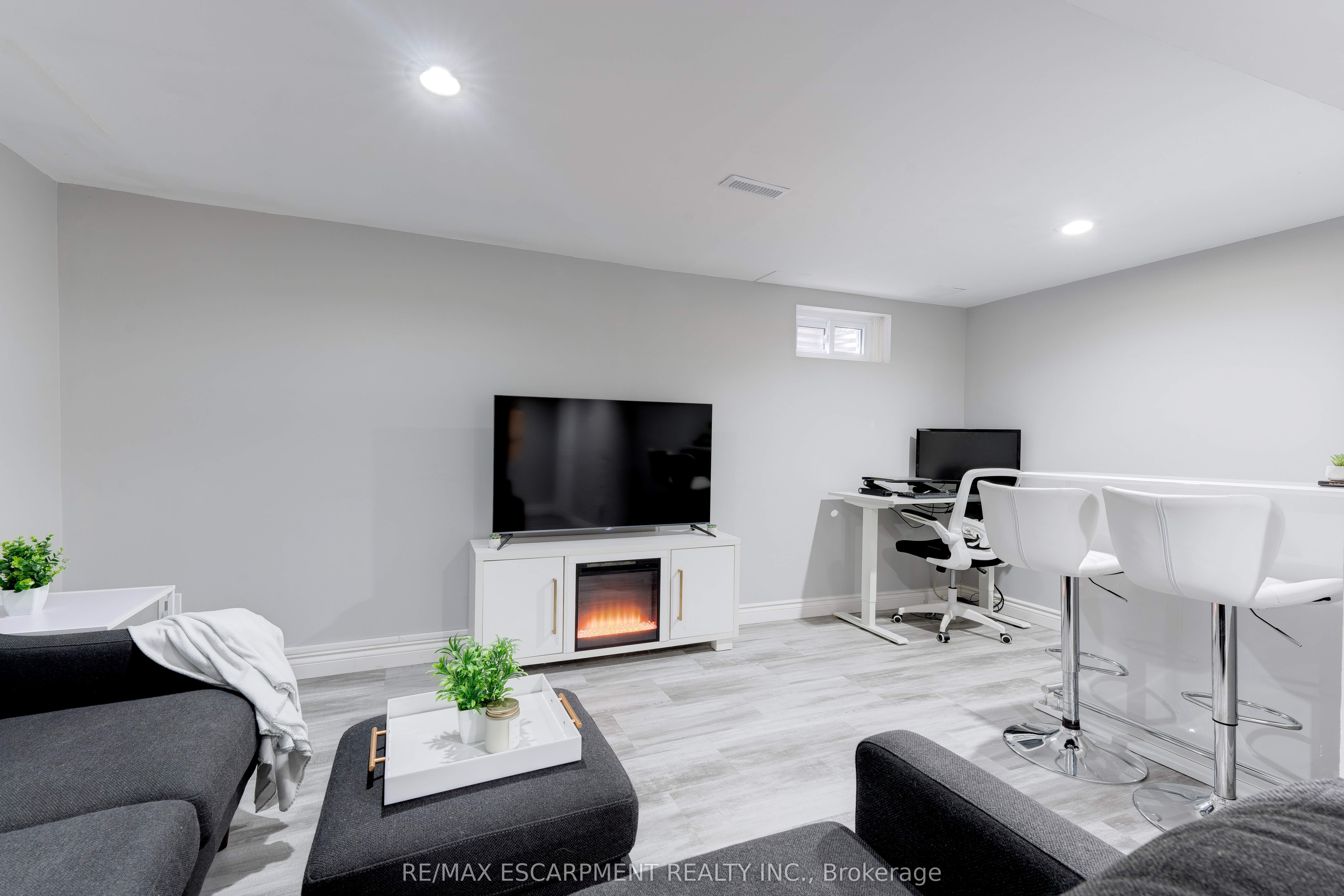 386 Highland Road W, #31
