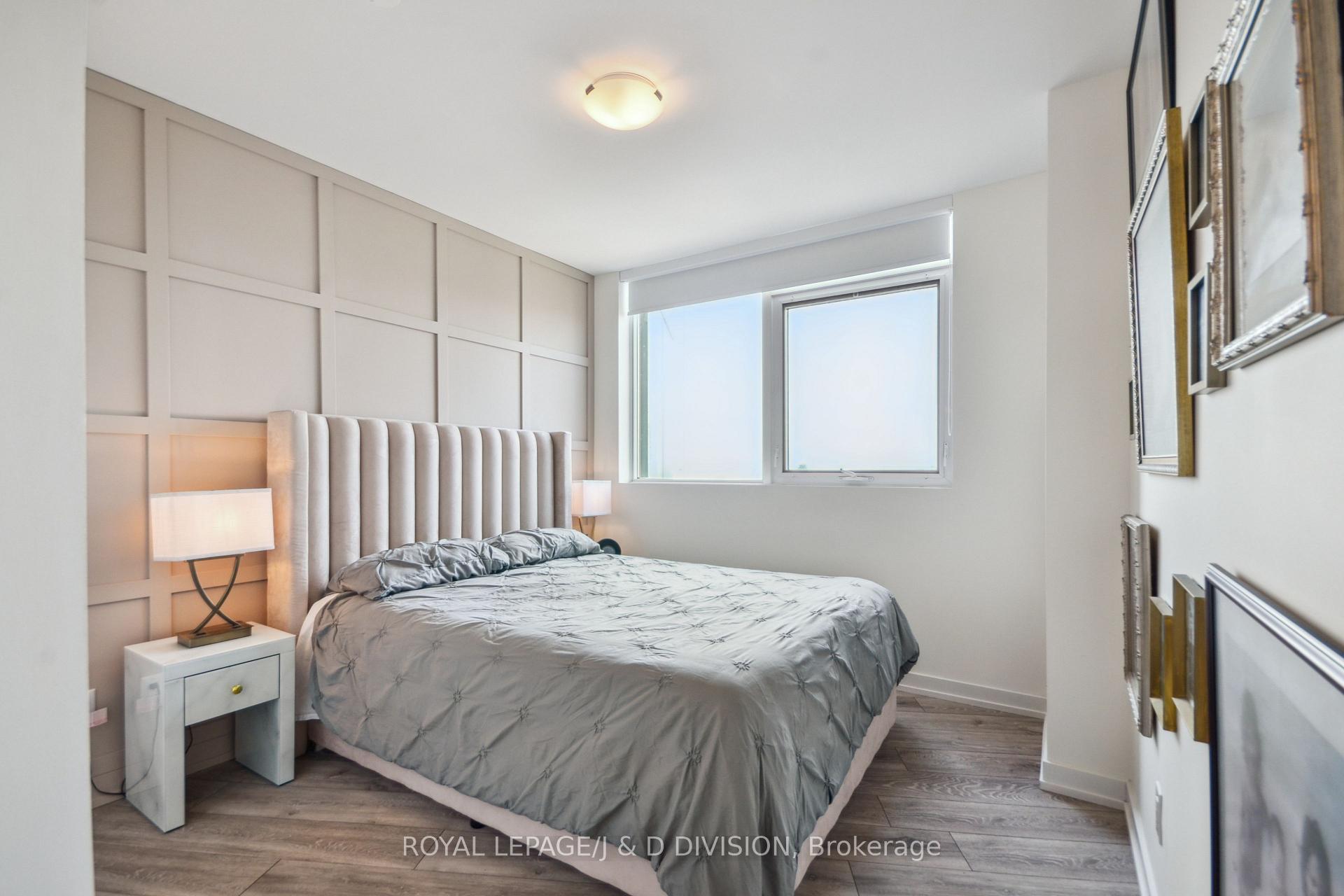 3 Bedrooms Condo at 159 Wellesley, Toronto For sale