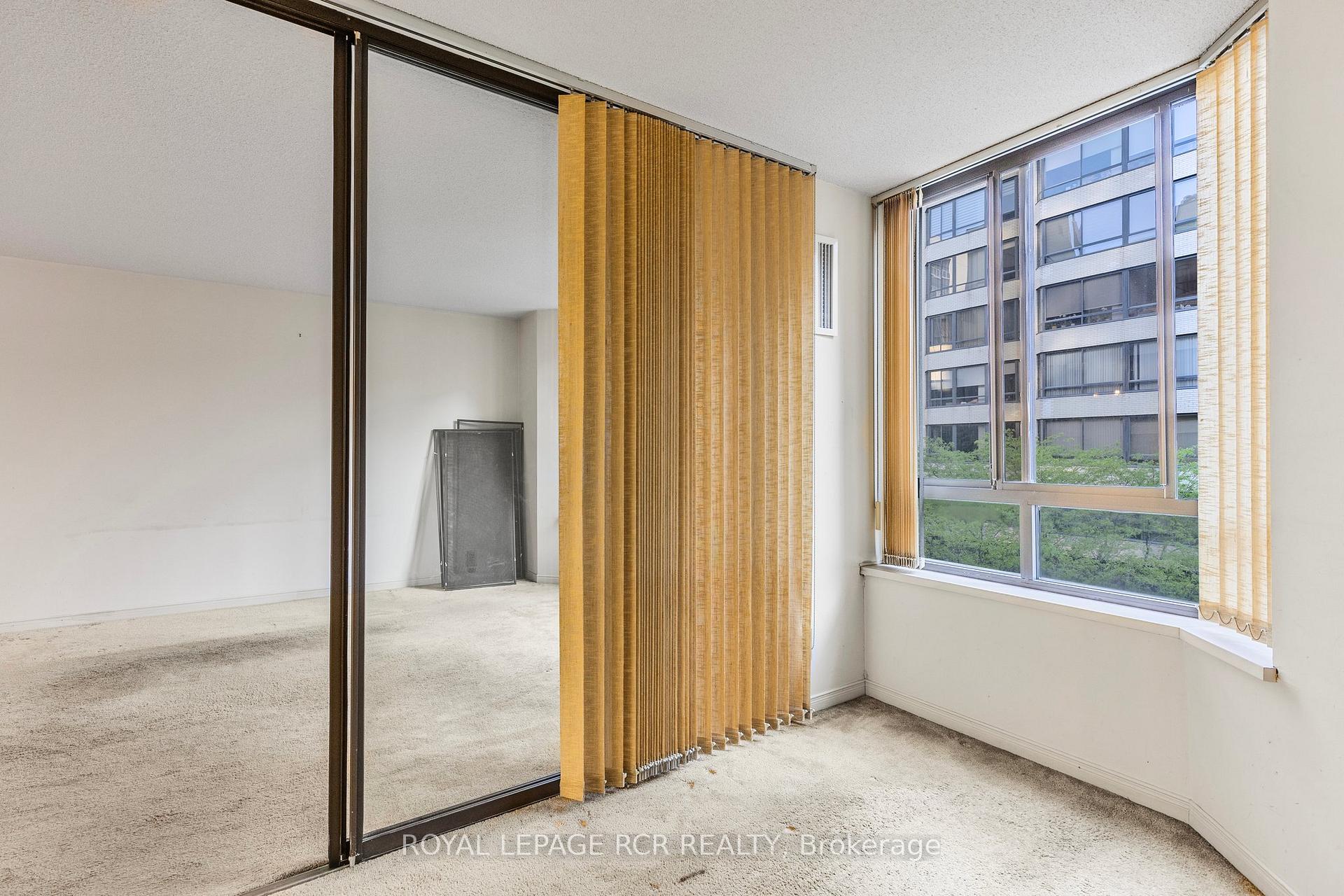 2 Bedrooms Condo at 195 St Patrick, Toronto For sale