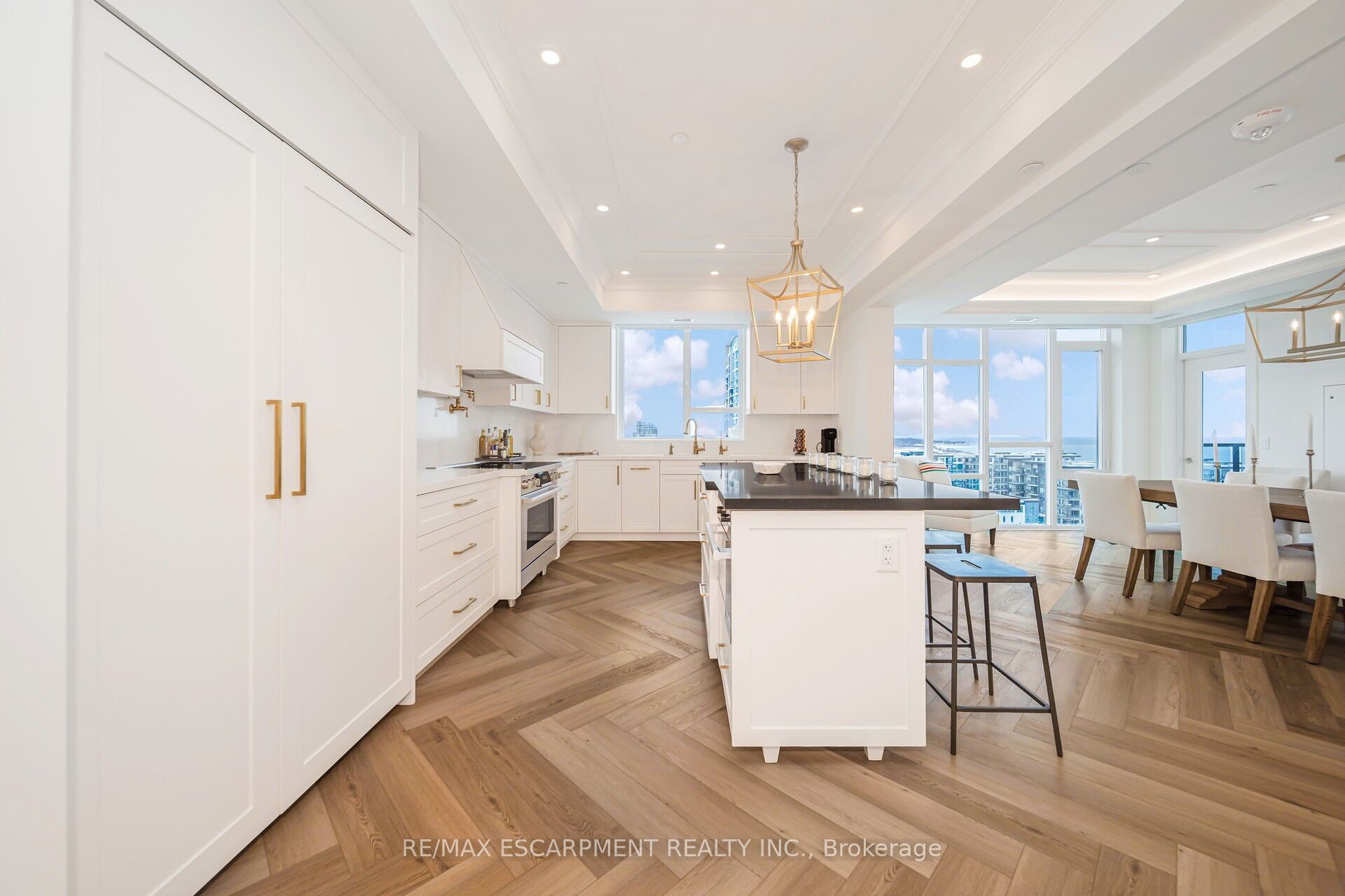 16 Concord Place, #905