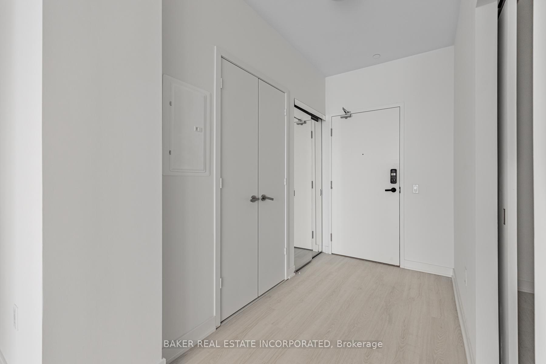 3 Bedrooms Condo at 3883 Quartz, Mississauga For sale