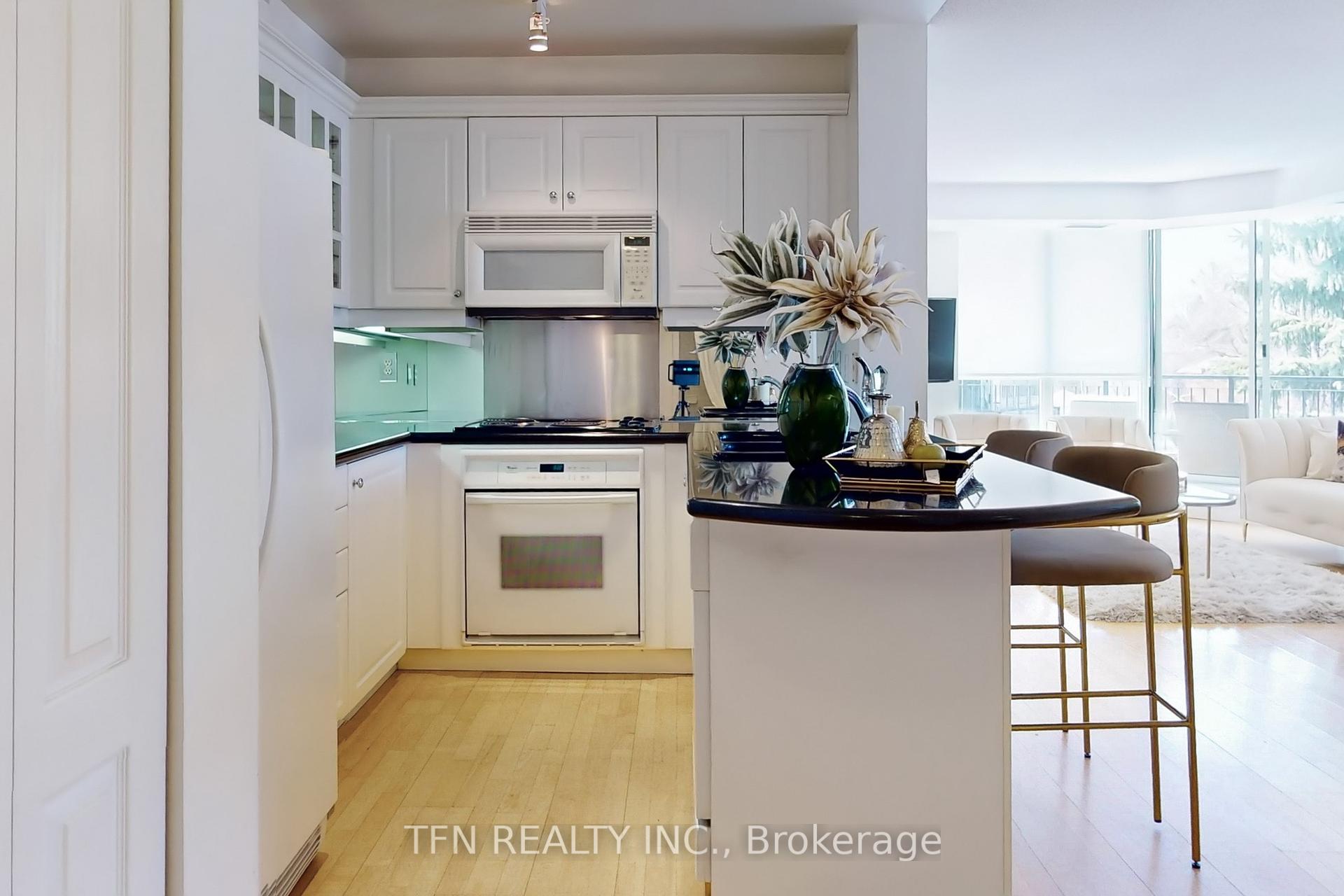 3 Bedrooms Condo at 3130 Yonge,  Toronto For sale