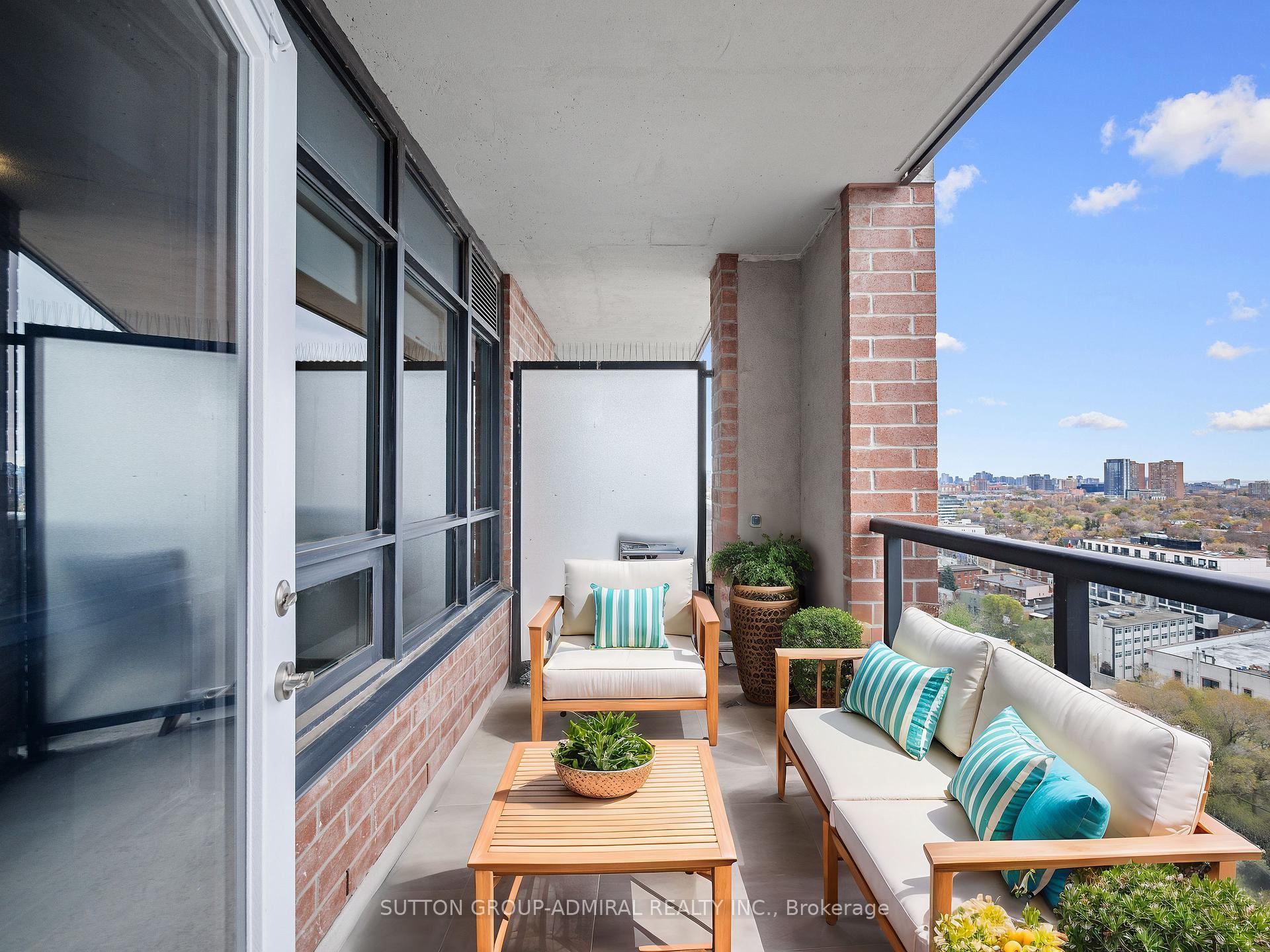 2 Bedrooms Condo at 60 Heintzman, Toronto For sale