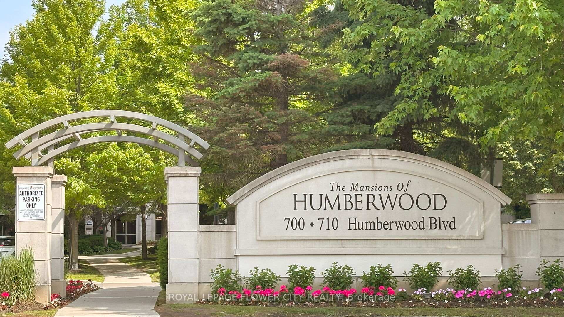 2 Bedrooms Condo at 700 Humberwood, Toronto For sale