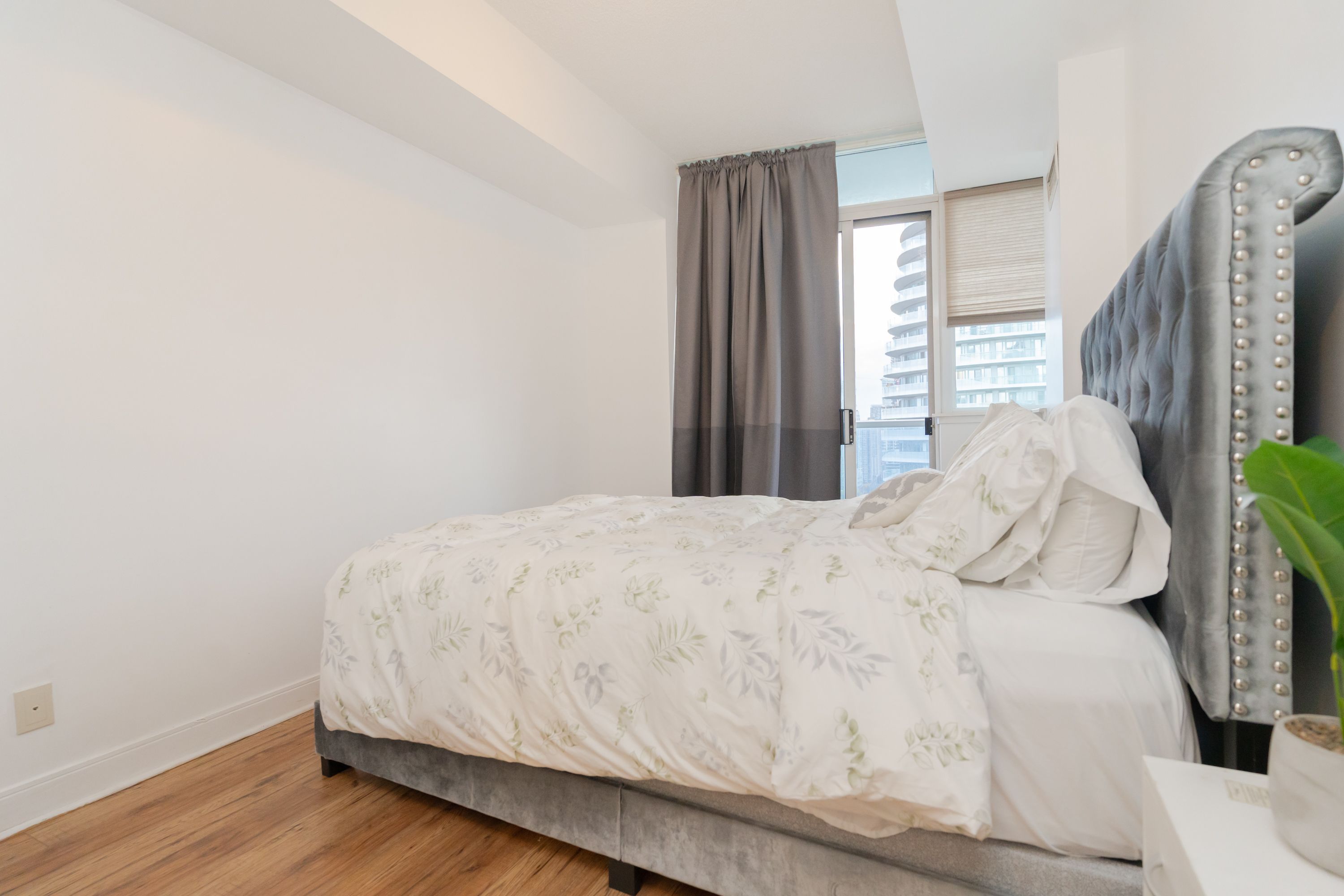 80 Absolute Avenue 3206