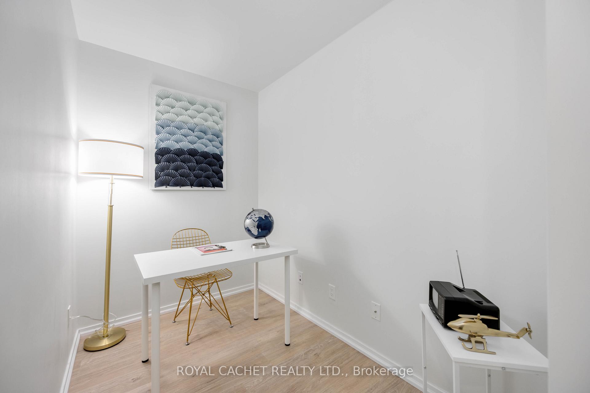 2 Bedrooms Condo at 197 Yonge,  Toronto For sale