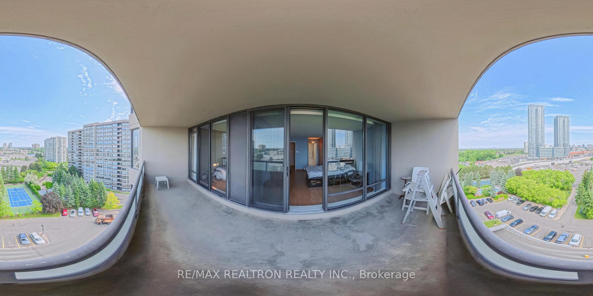 2 Bedrooms Condo at 7420 Bathurst, Vaughan For sale