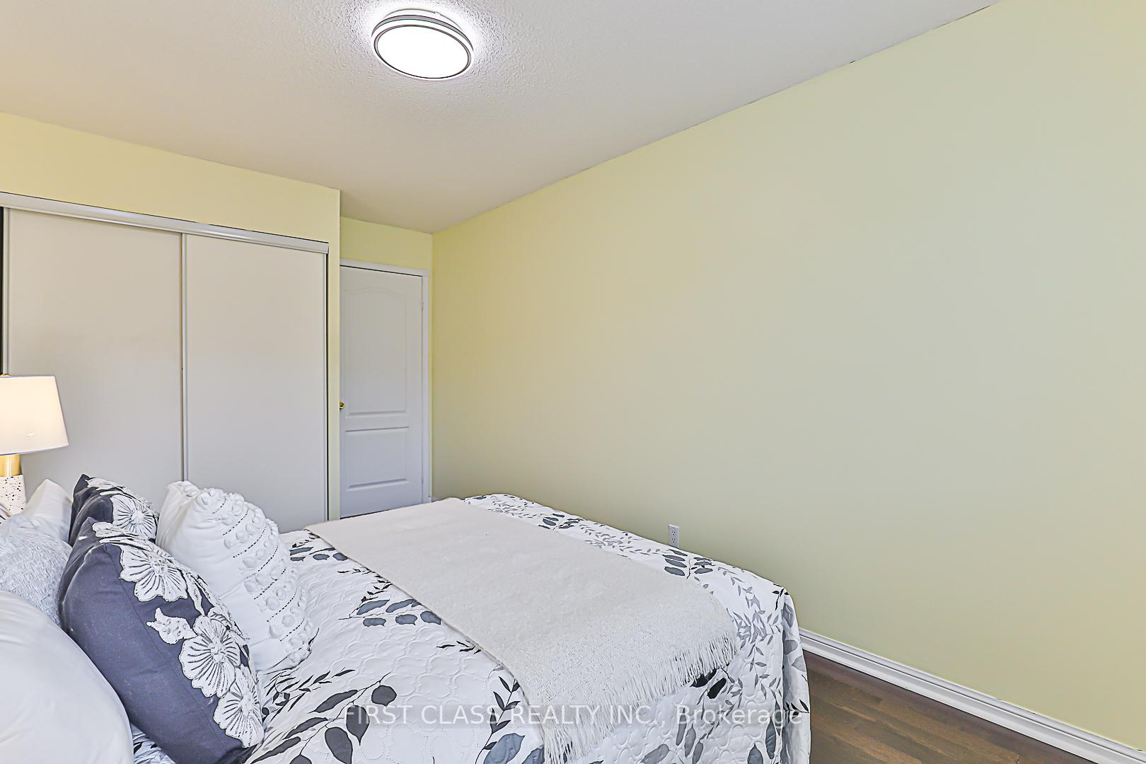 4 Bedrooms Condo at 1881 Mcnicoll, Toronto For sale