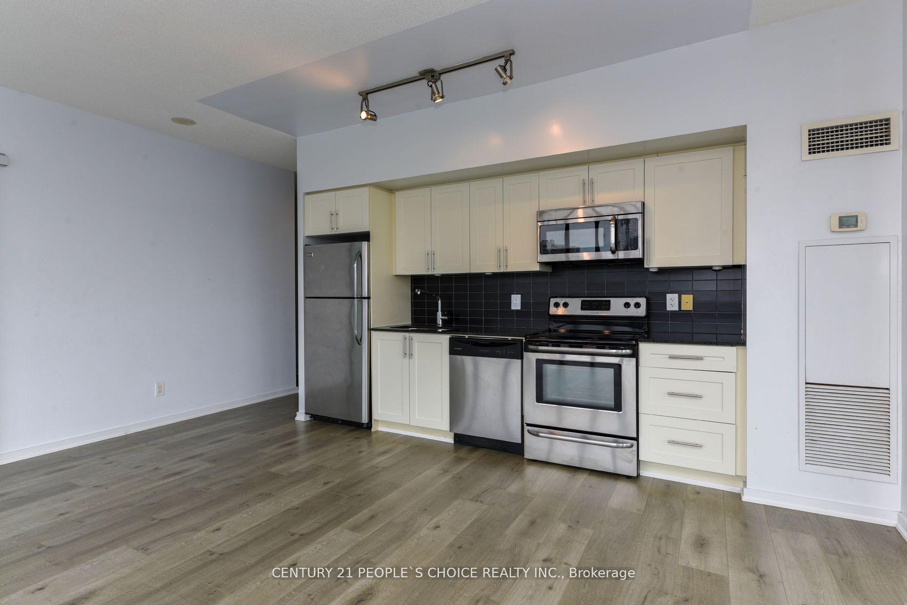 2 Bedrooms Condo at 105 The Queensway, Toronto For sale