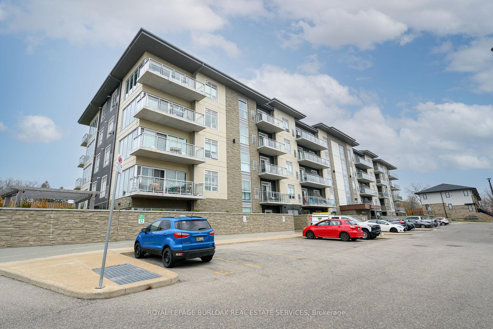 2 Bedrooms Condo at 16 Markle,  Hamilton For sale