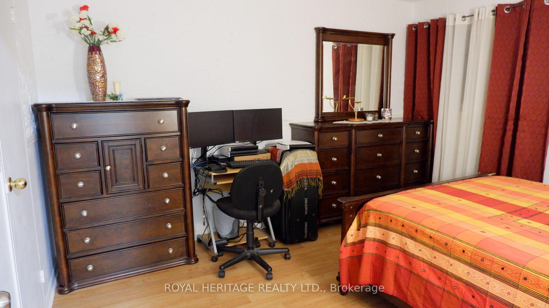 3 Bedrooms Condo at 50 Golf Club,  Toronto For sale