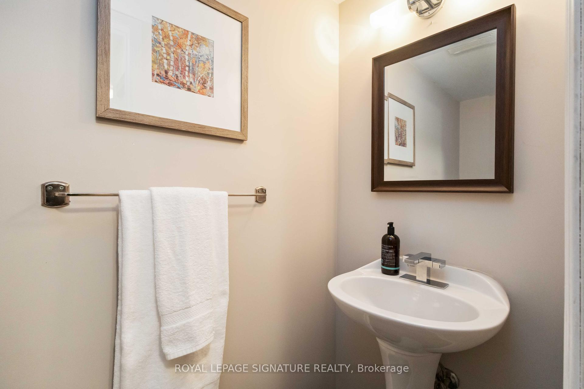 2 Bedrooms Condo at 36B Massey, Toronto For sale