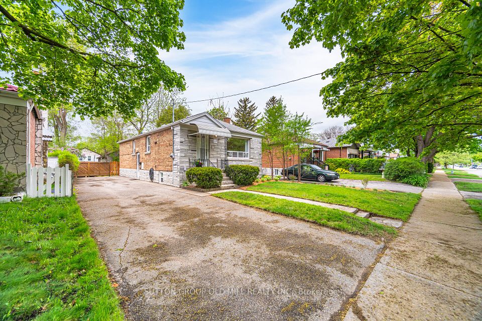 112 North Carson