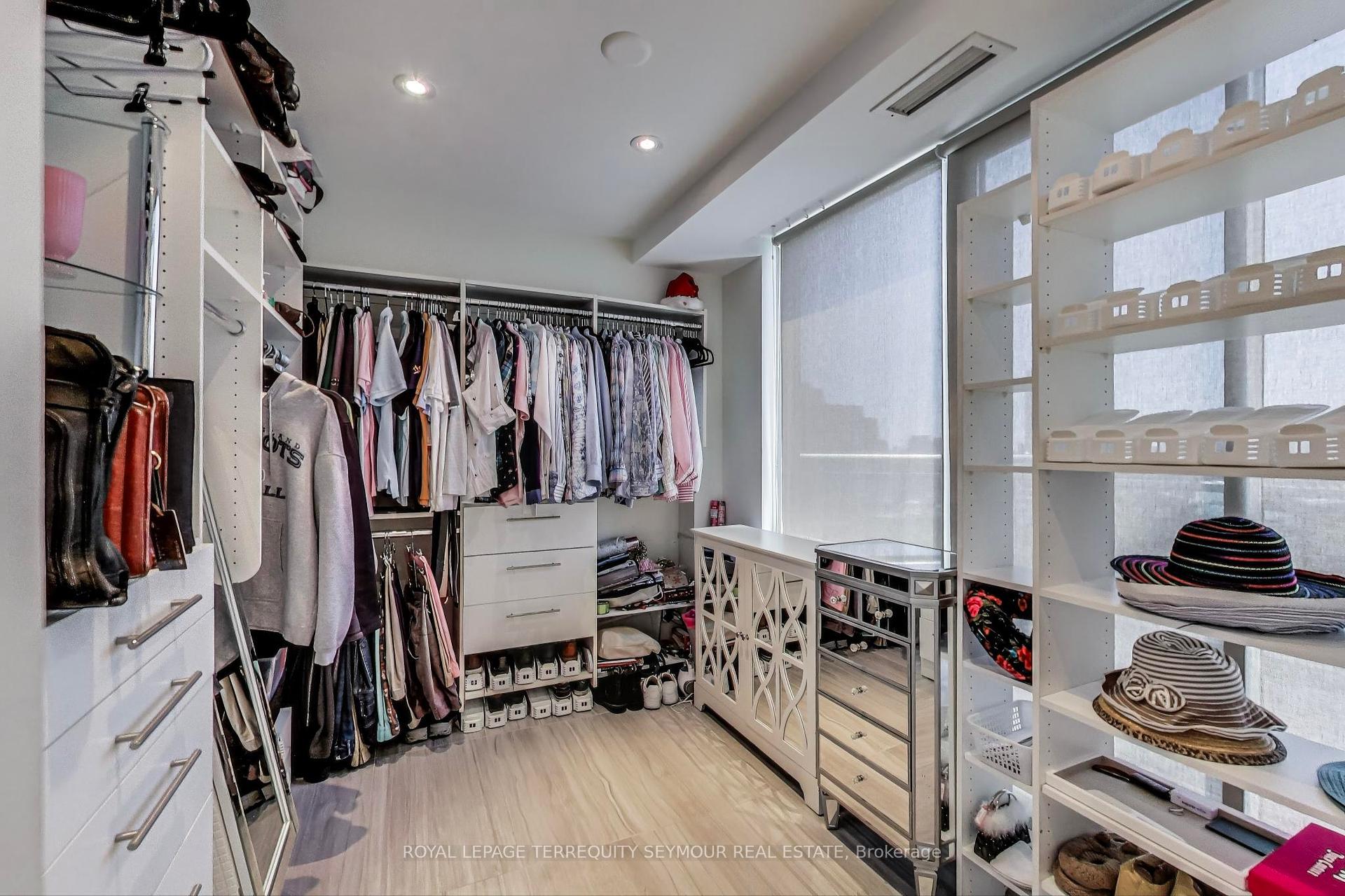 3 Bedrooms Condo at 77 Lombard, Toronto For sale