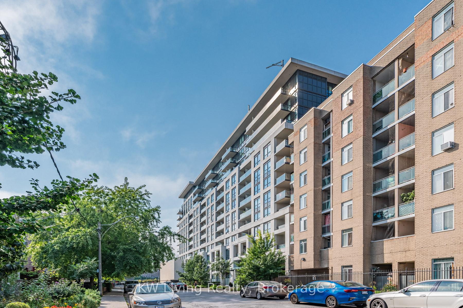 2 Bedrooms Condo at 8 Trent, Toronto For sale