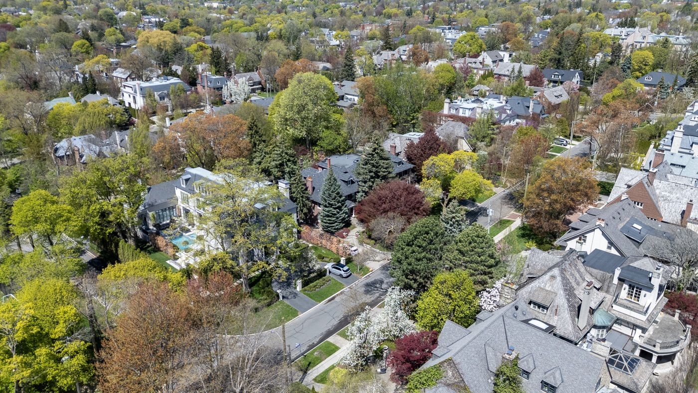250 Warren Road