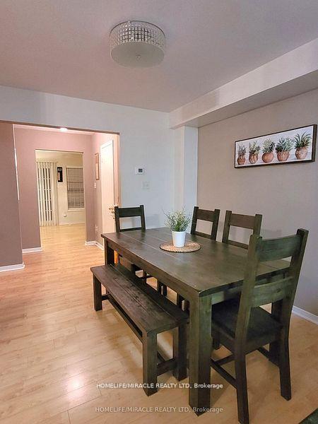 4 Bedrooms Condo at 22 Exchequer, Toronto For sale