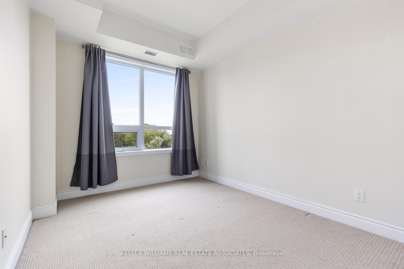 2 Bedrooms Condo at 3170 Erin Mills, Mississauga For sale