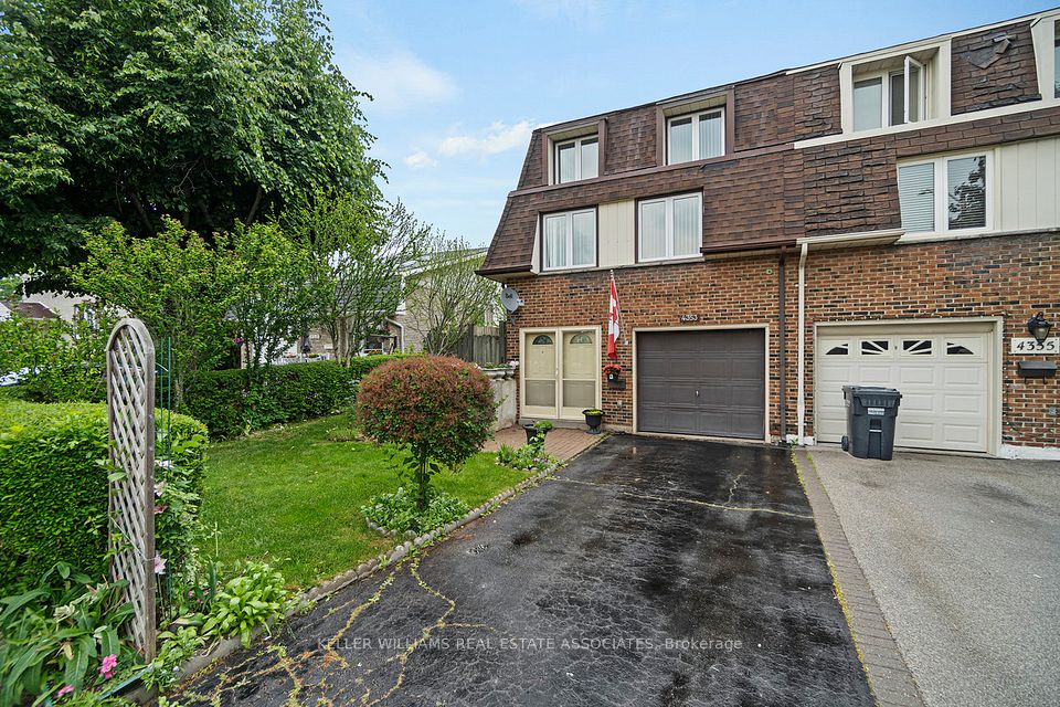 4353 Brandon Gate Drive, Mississauga, ON L4T 3K6
