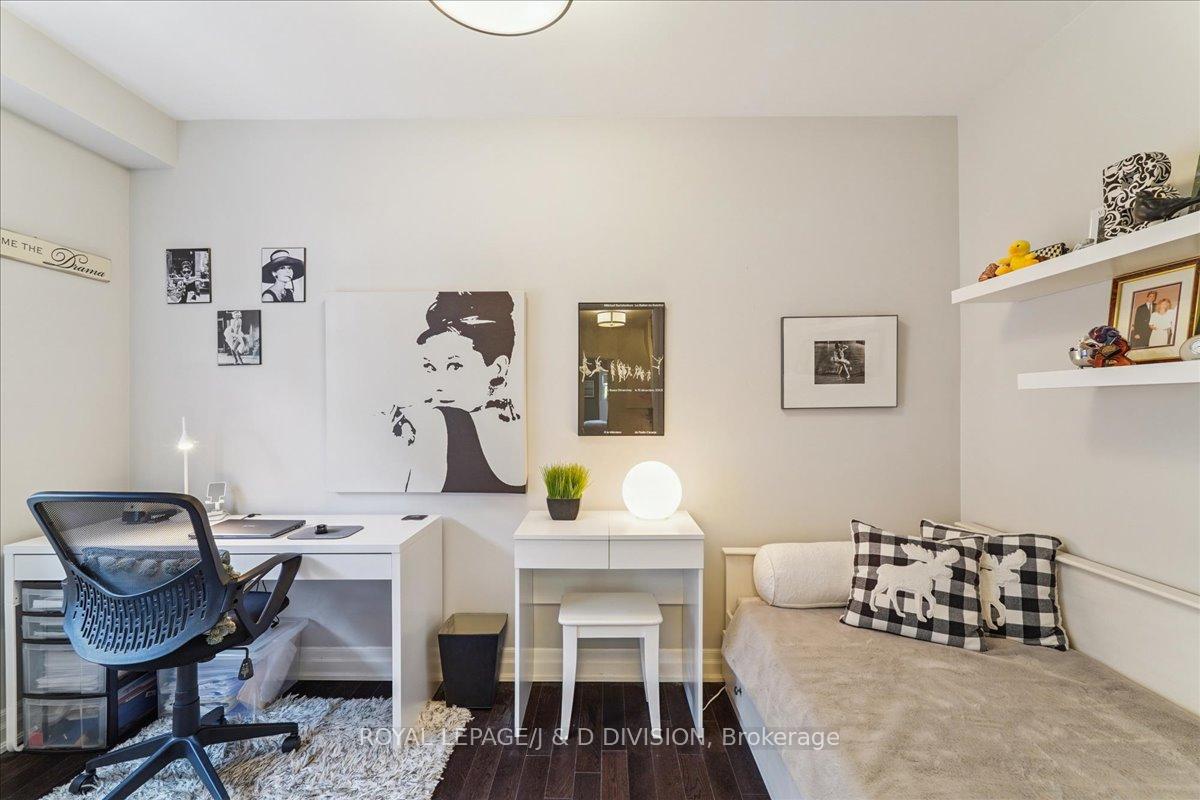 4 Bedrooms Condo at 361 Roehampton, Toronto For sale