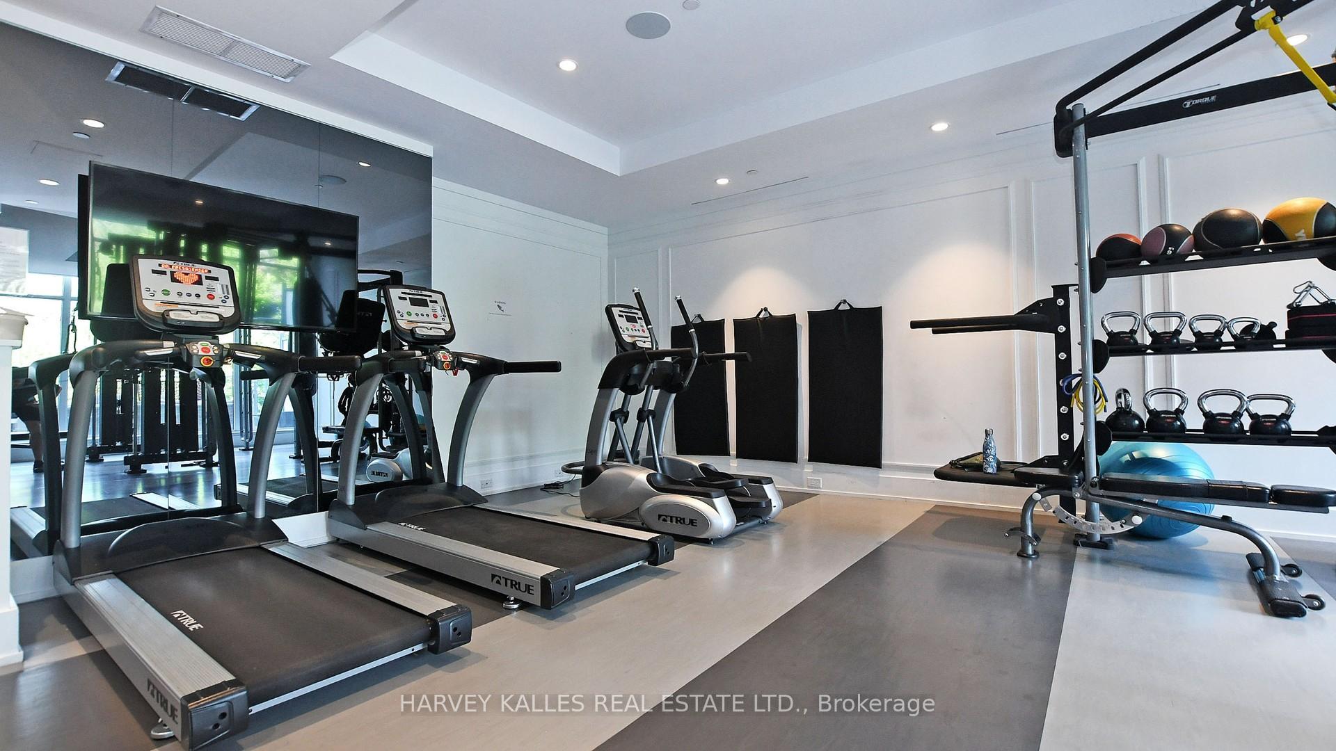 2 Bedrooms Condo at 6 Parkwood, Toronto For sale