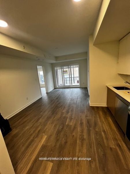 #105 - 135 Canon Jackson Drive, Toronto, ON M6M 0C3