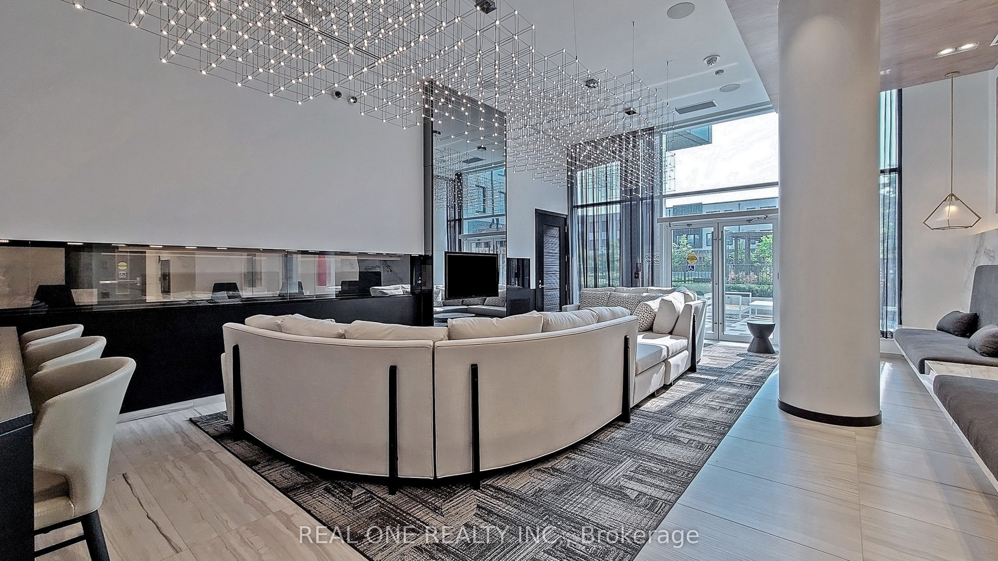 80 Vanauley Street, #303
