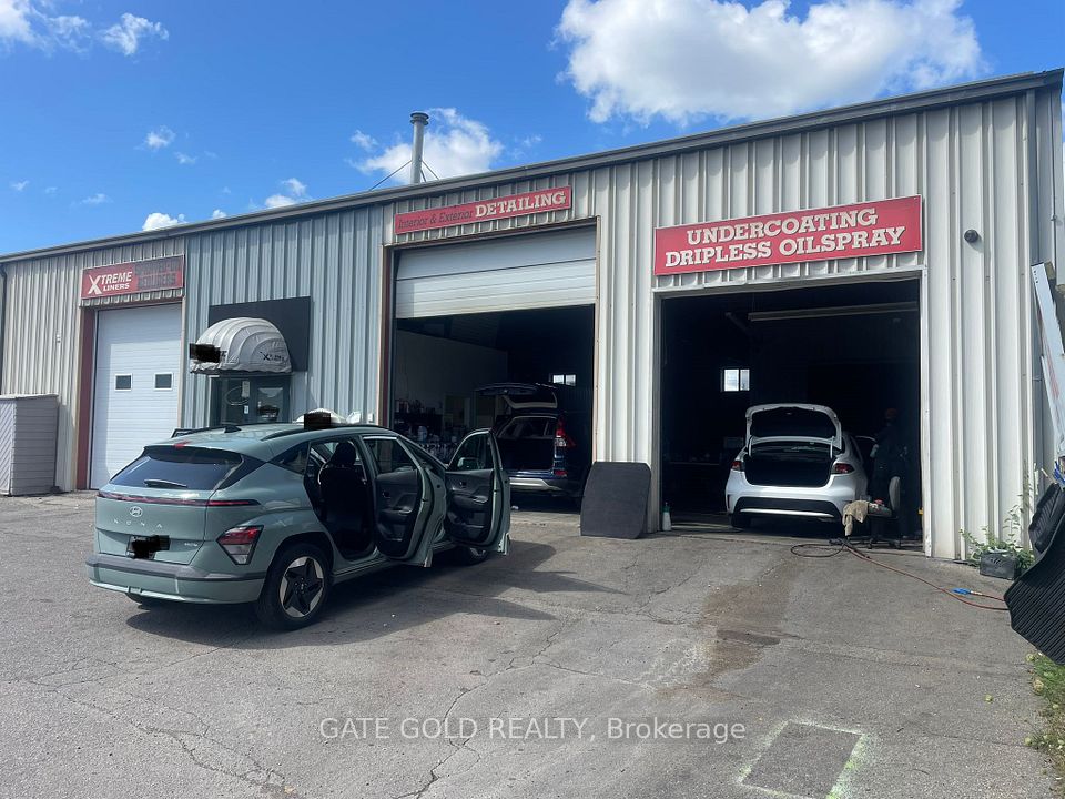 125 Queensway West