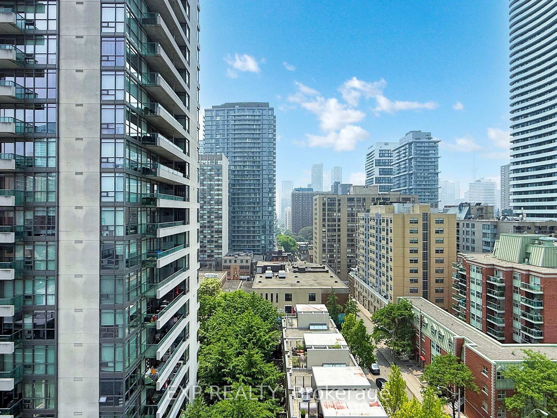 2 Bedrooms Condo at 285 Mutual, Toronto For sale